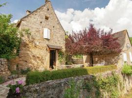 Hotel Foto: Tasteful Cottage in Roziers with Terrace