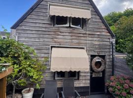 Tiny House Lindenhouse, hotel in Heemstede