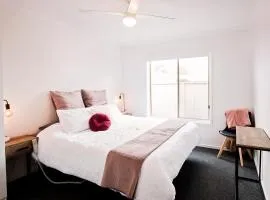 Sunny Shackell - Echuca Moama Holiday Accommodation