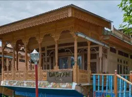 Dastan Heritage Houseboats