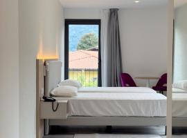 Lake & More Suite Hotel, hotel din Paratico