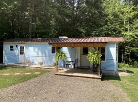 Cozy Bungalow Rental Perfect for Glamping in Michigan, hotel in Vandalia