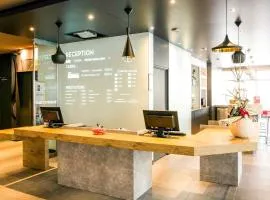 巴約訥中心宜必思酒店