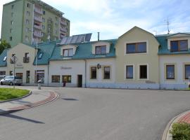 A picture of the hotel: Penzion U Zámecké Zahrady