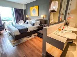 Novotel Hotel Residence Manila at Acqua