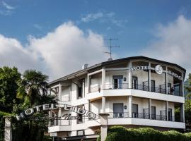 Hotel Lido La Perla Nera โรงแรมในสเตรซา