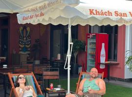 Cat Ba Viet Hoa Hotel & Residence - Pool & Bar, hotel in Cat Ba