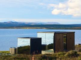 Mirror Suite, hotel v destinaci Hjarðarholt