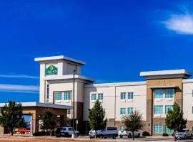La Quinta Inn & Suites