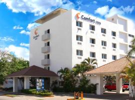 Comfort Inn Puerto Vallarta Golfside & Marina, hotel in Puerto Vallarta