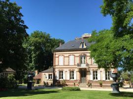 A picture of the hotel: Château de Montabert