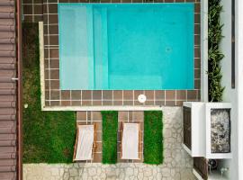 Helmi - Pedasí 2-Bedroom Oasis with Pool, hotel v destinaci Purio