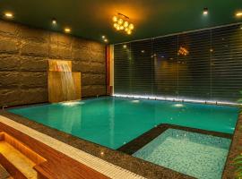 6BHK Villa with pool Near Jaipur Junction, ξενοδοχείο στη Τζαϊπούρ