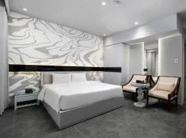 J Village Hotel - Triệu Việt Vương