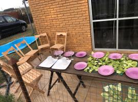 Alojamiento Simona Arrayanes, hotel in Fray Bentos