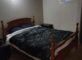 A Place to Call Home, ξενοδοχείο στο Έντμοντον