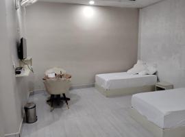 Hotel Ransam, hotel v destinaci Zemābawk