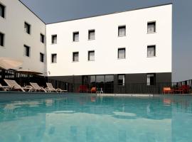Greet Hôtel Orthez Bearn, hotel en Orthez