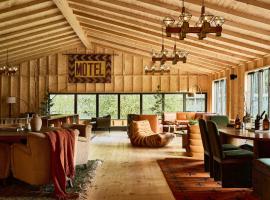 Bluebird Cady Hill Lodge, hotel a Stowe