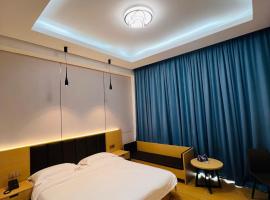 Times Mansion king size standard room, hotel in Freetown