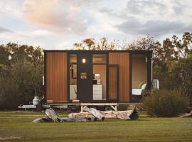 Hollow Mountain Getaway 1 by Tiny Away, hotel v destinaci Laharum