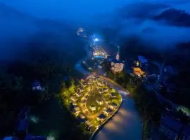 ZhangJiaJie Peak&Creek Resort-At National Forest Park with Free Shuttle
