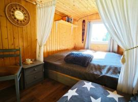 Maringotka Slaměnka u menhirového kruhu - U Slaměnky, hótel í Hněvětice