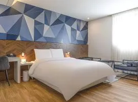 Hotel Circle Yonghyeon