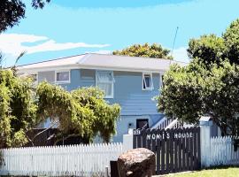 'Noni's House' Coastal Opononi Hokianga, ξενοδοχείο σε Opononi