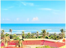 SEA VIEW from ROOFTOP- GOLDEN BEACH- SWARGADWAR GARDEN - LIGHT HOUSE BEACH- Bengali Market - U K Suit & Palace - Lift & Parking Facilities - Fully Air Conditioned Hotel in Prime location, hotel din Puri