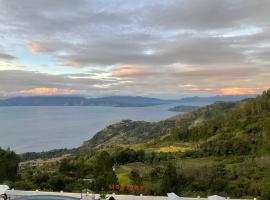 Montero Glamping & Stay, hotel in Muara