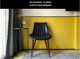 Goodnight Poshtel + Free Netflix