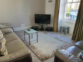 Market street flat, Hotel in Galashiels