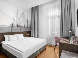12 Revay Hotel