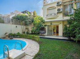 Luxury Villa Zayed Khan Family Stay, Hotel in Madinat as-Sadis min Uktubar