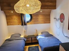 La Péniche - Gîte de groupe insolite, hôtel à Saint-Omer