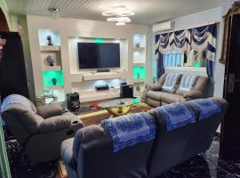 Cozy Flat 5 Minutes To Beach、フリータウンのホテル