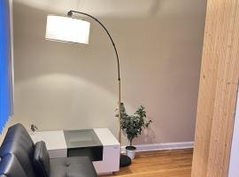 2 Bedroom Apartment, Hotel in Valley Stream