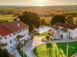 San Tomasini Heritage Hotel & Wedding Venue