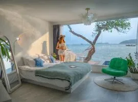 White Beachfront Pool Villa Koh Larn