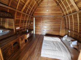 Batur Water Park Cabin, hotel in Kubupenlokan