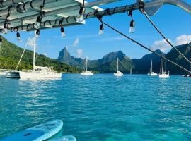 Séjour sur un catamaran, paddle et snorkeling, Hotel in Orufara