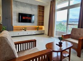 TrueLife Summit Suites - 2BHK Luxurious AC Studio Apartments - Modular Kitchen, RO water system, Microwave - Super fast WiFi, 55 Smart TV, 250 Airtel Channels - Prime Location - Nearby PS4, A2B pure veg restaurants - Parking-Top service with lots of love, hotel v destinaci Tirupati