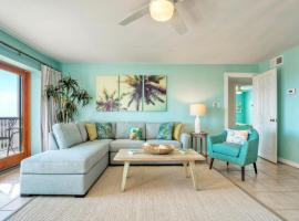 Beachfront Complex w 2 Pools Tennis Gulf Views Rise N Beach by AvantStay, ξενοδοχείο σε Port Aransas