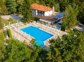 Ostrova Holiday Village