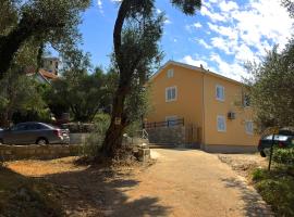 Žanjice Luxury Suite, hotel in Lustica