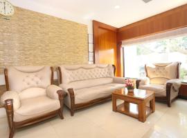 Super Townhouse Dona Castle, hotel in Kollam