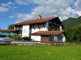 阿而浦沙勒施湾斯特恩酒店