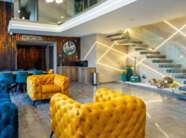 Mark AquaHouse, hotel in Gyula