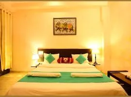 HOTEL " THE RAM KRISHNA " Walking Distance From SHREE RAM JANAM BHOOMI - EXCELLENT HOSPITALITY WITH MODERN AMENITIES